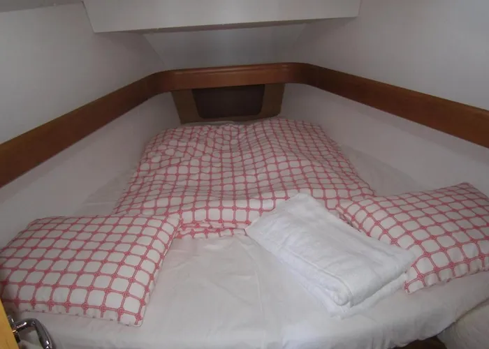 Salis - Jeanneau 39i Hotel na wodzie