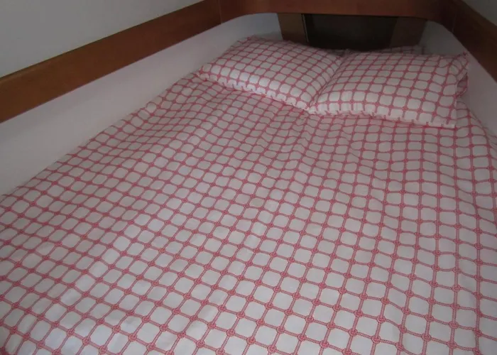 Salis - Jeanneau 39i Hotel na wodzie Lizbona