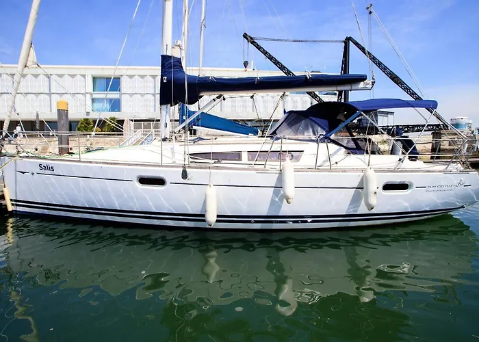 Salis - Jeanneau 39i Hotel en barco Lisboa